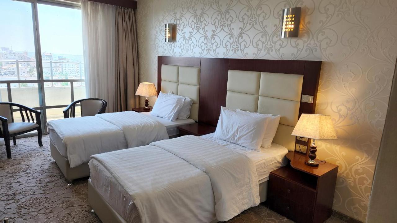 Red Crescent Guesthouse 拉马拉 外观 照片