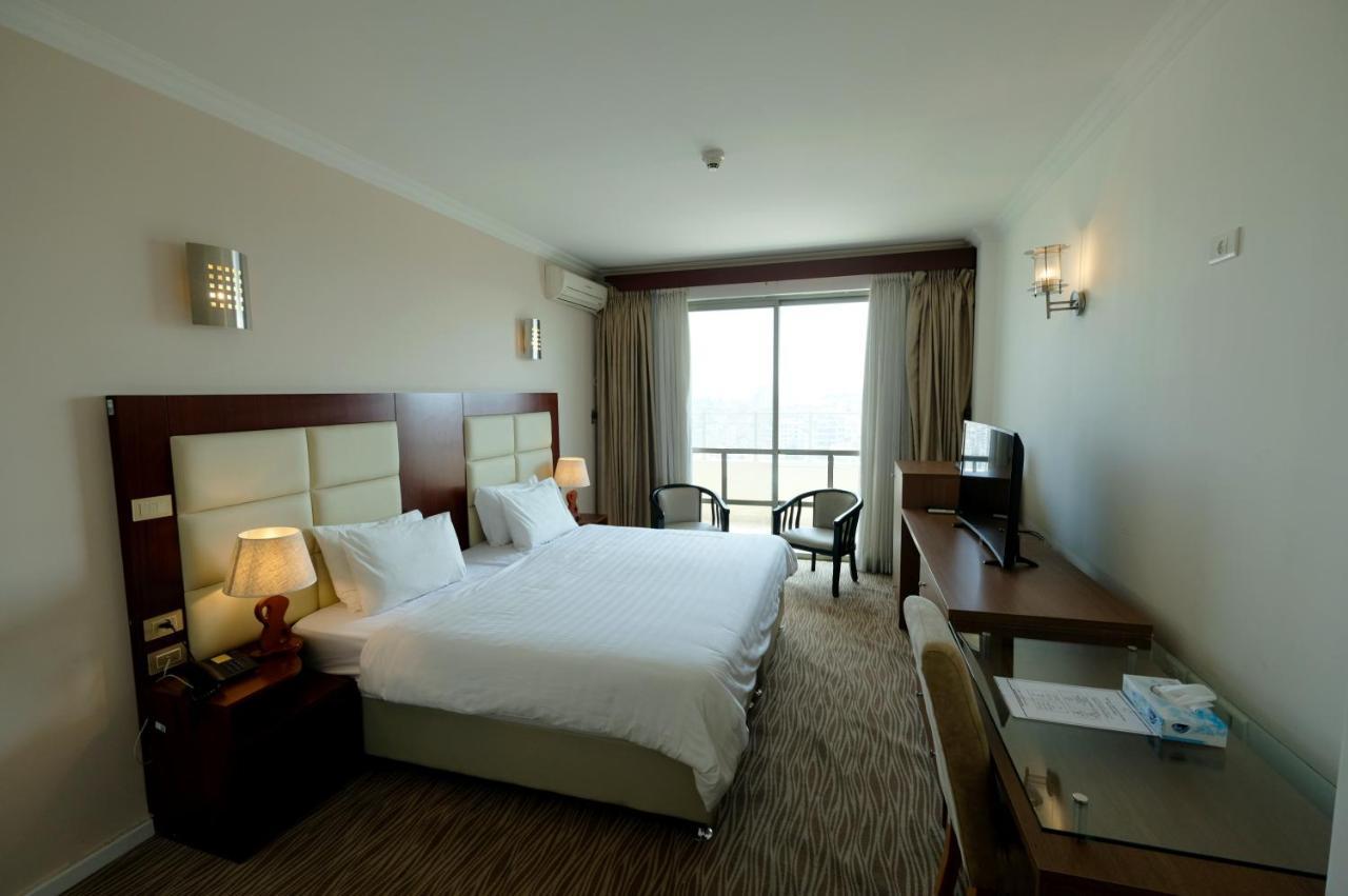 Red Crescent Guesthouse 拉马拉 外观 照片