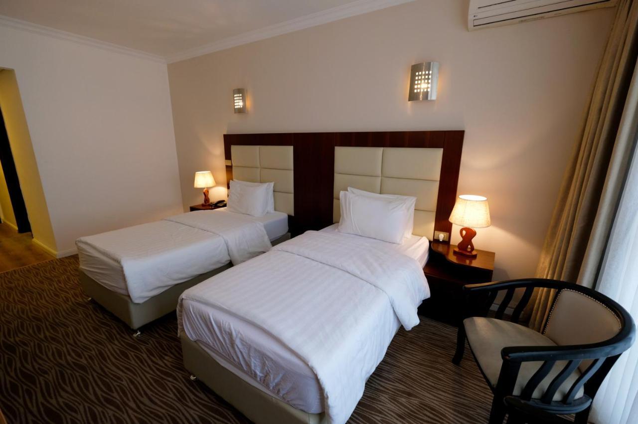 Red Crescent Guesthouse 拉马拉 外观 照片